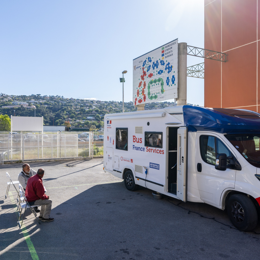 Photo 3 : Bus France services Nice - Adam (Alpes-Maritimes)